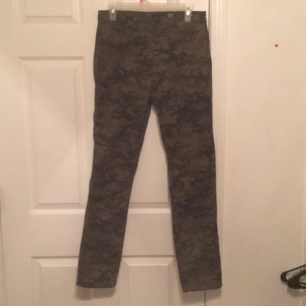 Camouflage jeans
